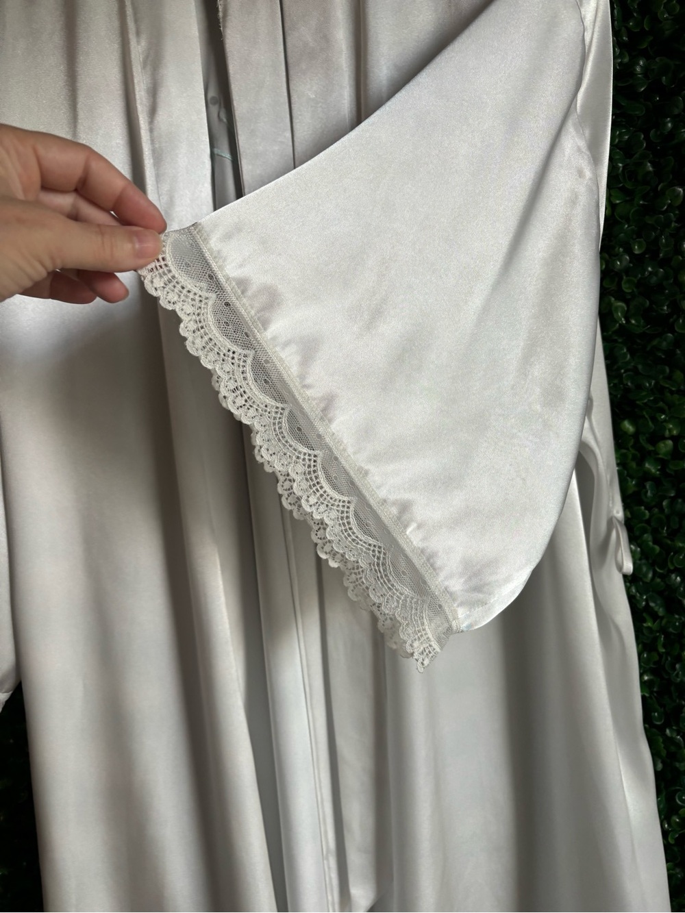 Bridal Satin Robe with Lace Trim and Sash Sz L - Picture 4 of 4